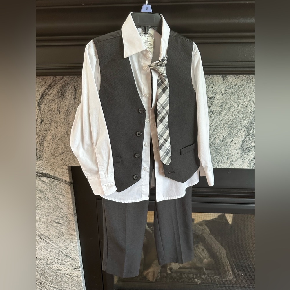 Van Heusen Kids Gray and White Matching Set